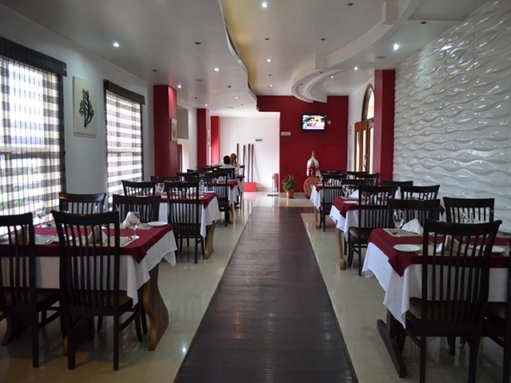 Hotel Rajdhani Regency Guwahati Exteriör bild